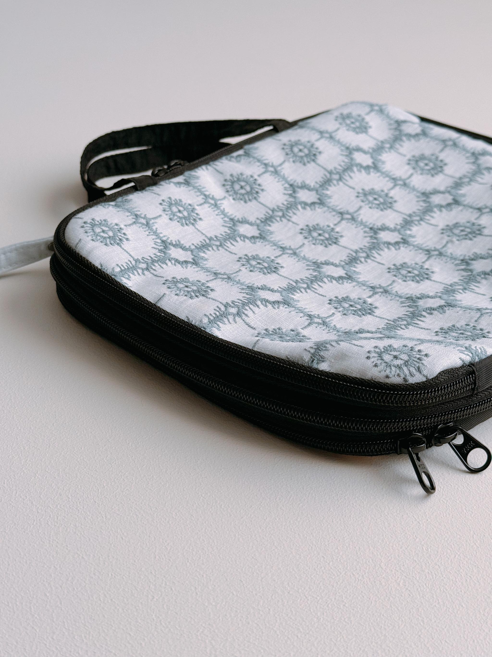 anemone +runrunrun 旅のおともポーチ　圧縮トラベルポーチ | 6枚目